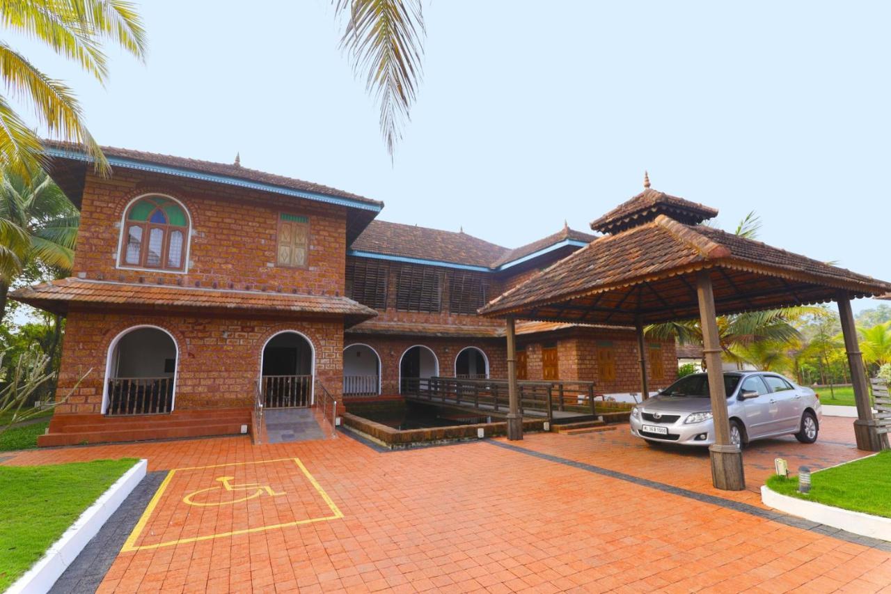 Kumarakom Heritage Resort Kottayam Εξωτερικό φωτογραφία